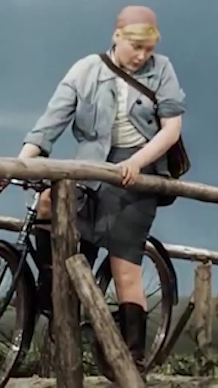 previewTrailer
